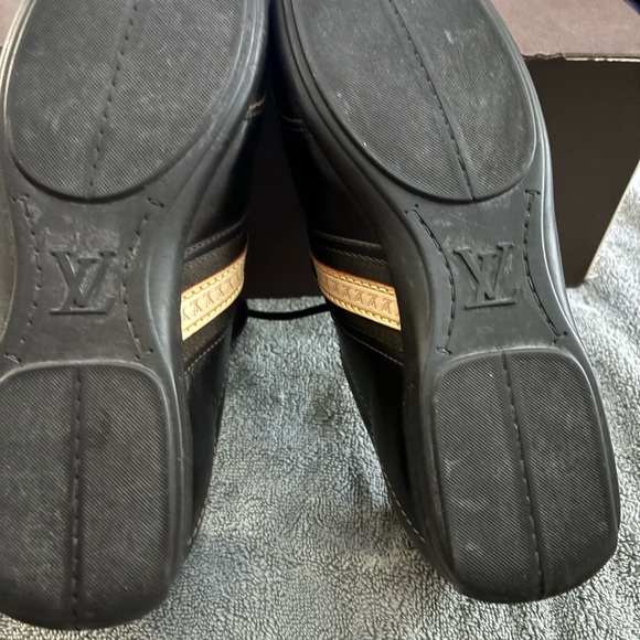 Louis Vuitton sneakers - Picture 3 of 11
